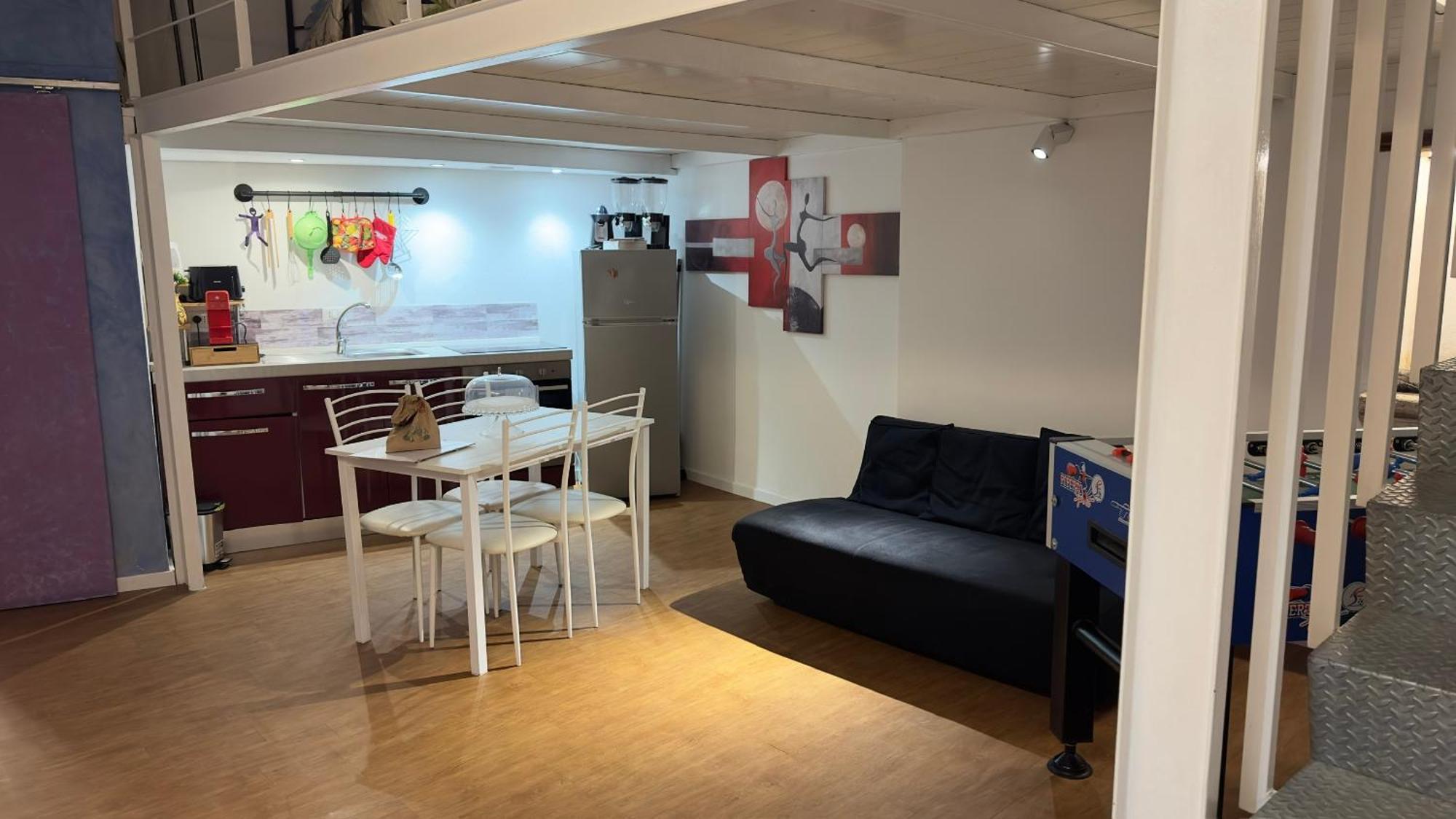 Small Mezzanine Apartment Colosseo Rome Bagian luar foto