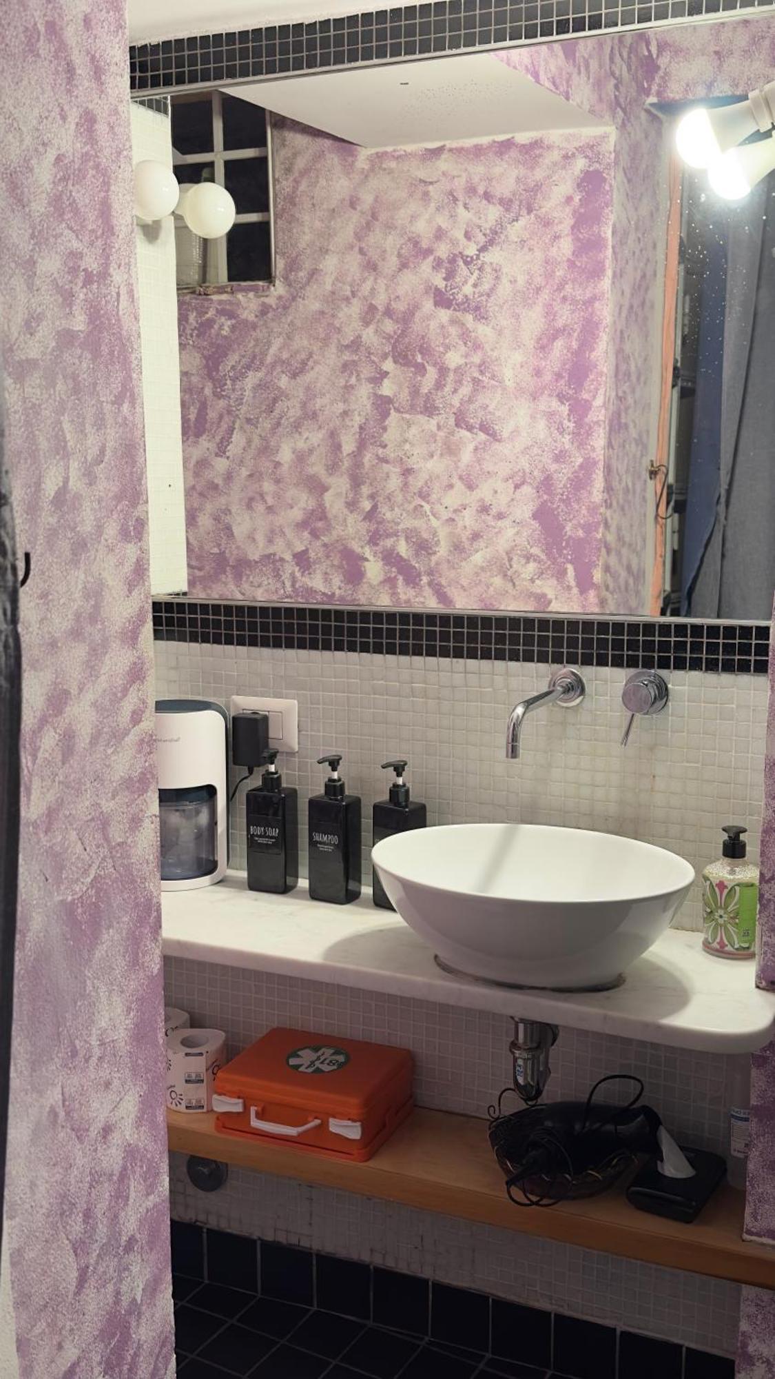 Small Mezzanine Apartment Colosseo Rome Bagian luar foto
